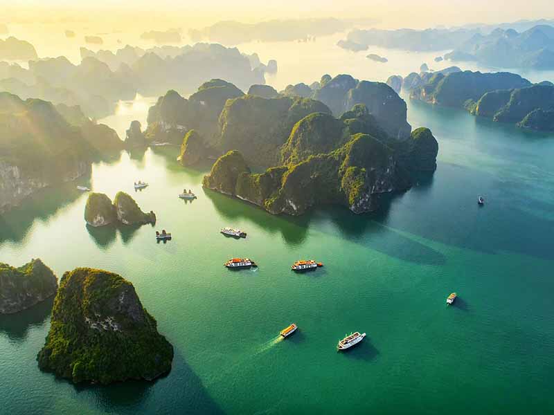 Bai Tu Long Bay